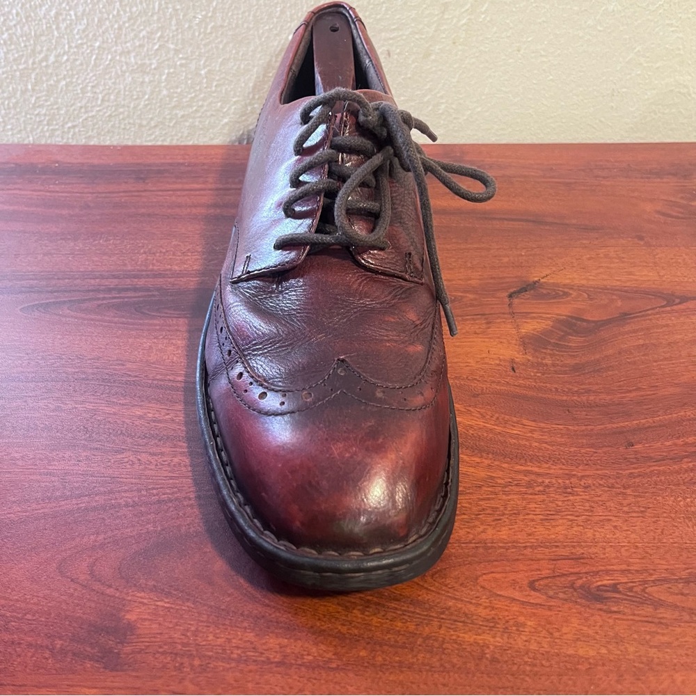 Born BOC Men 10.5 Brogue Wing Tip Oxfords Brown Distressed Leather Dress Shoes - Picture 2 of 15